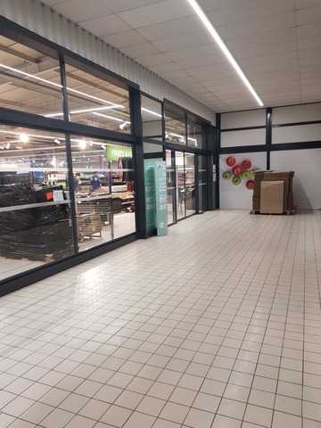 Nettoyage et le dépoussiérage du plafond d'un magasin Leader Price près de Toulouse