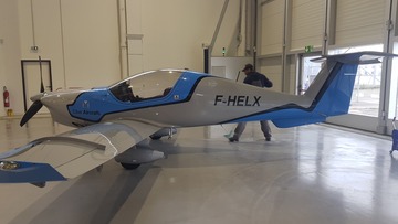 La remise en état des sols d'un hangar d'avion près de Toulouse