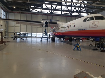 La remise en état des sols d'un hangar d'avion près de Toulouse